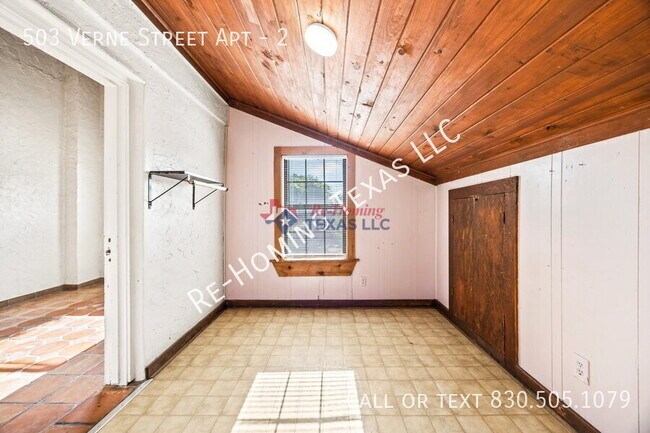 Building Photo - 503 Verne St