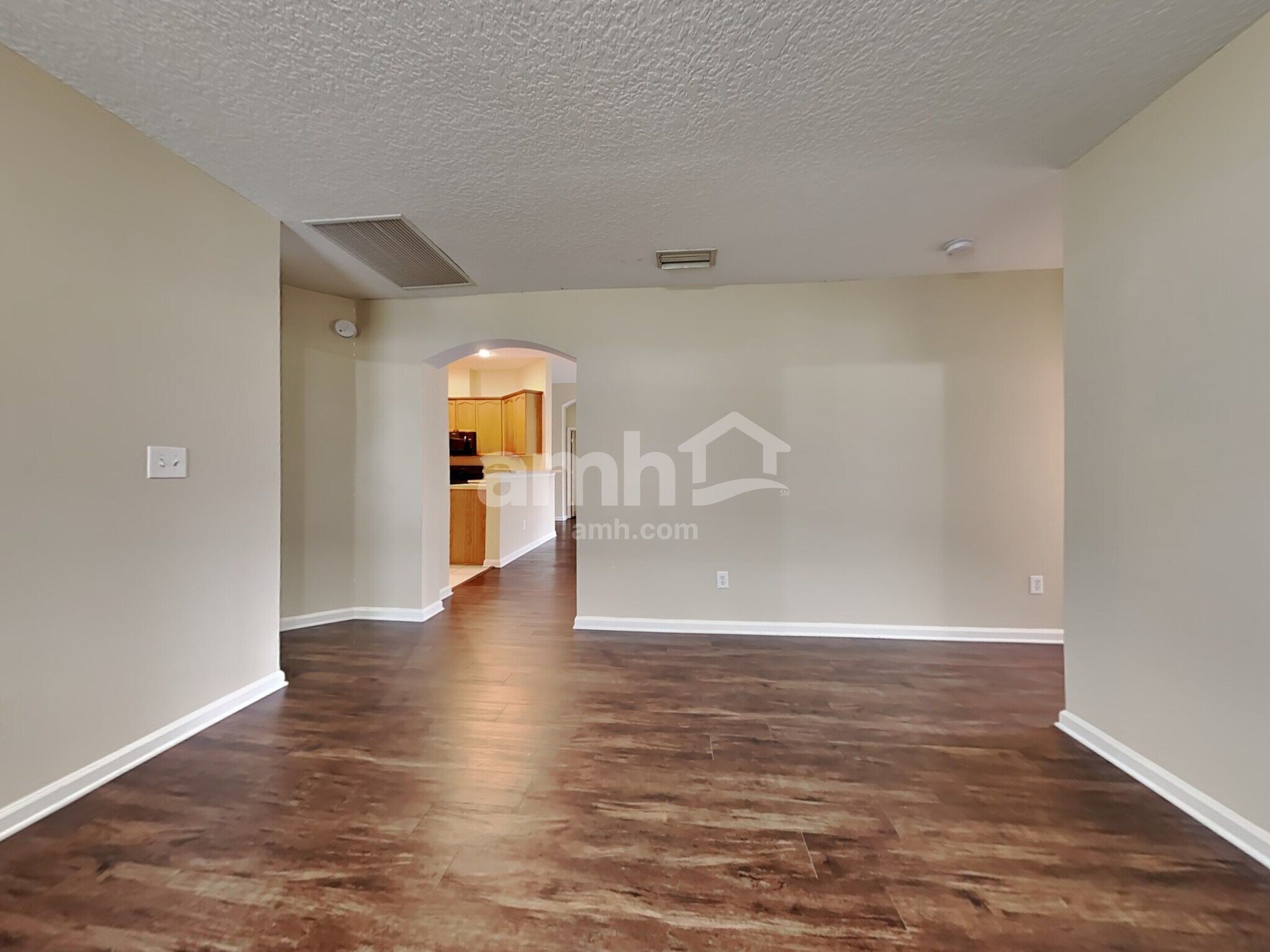 Building Photo - 705 Waterlily Way