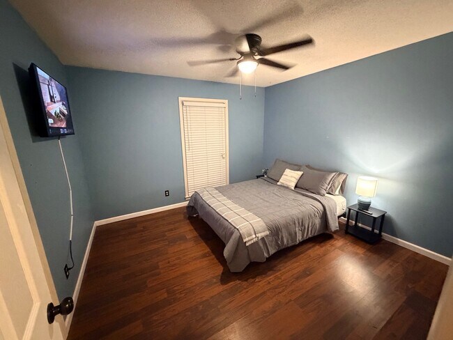 Building Photo - 4709 Michelle St