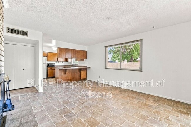 Building Photo - 2604 W Ellis Dr