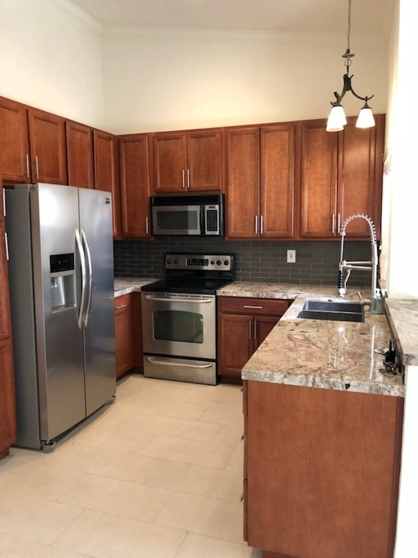 Building Photo - Beautiful 2-Bedroom Condo in Gated Saddleb...
