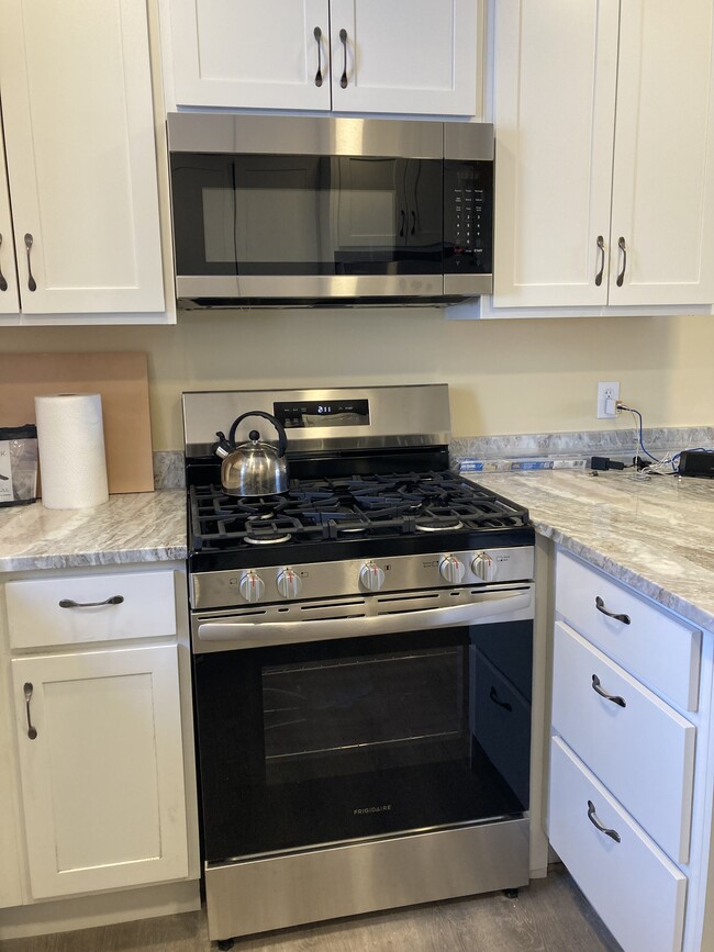 Building Photo - 506 W William St