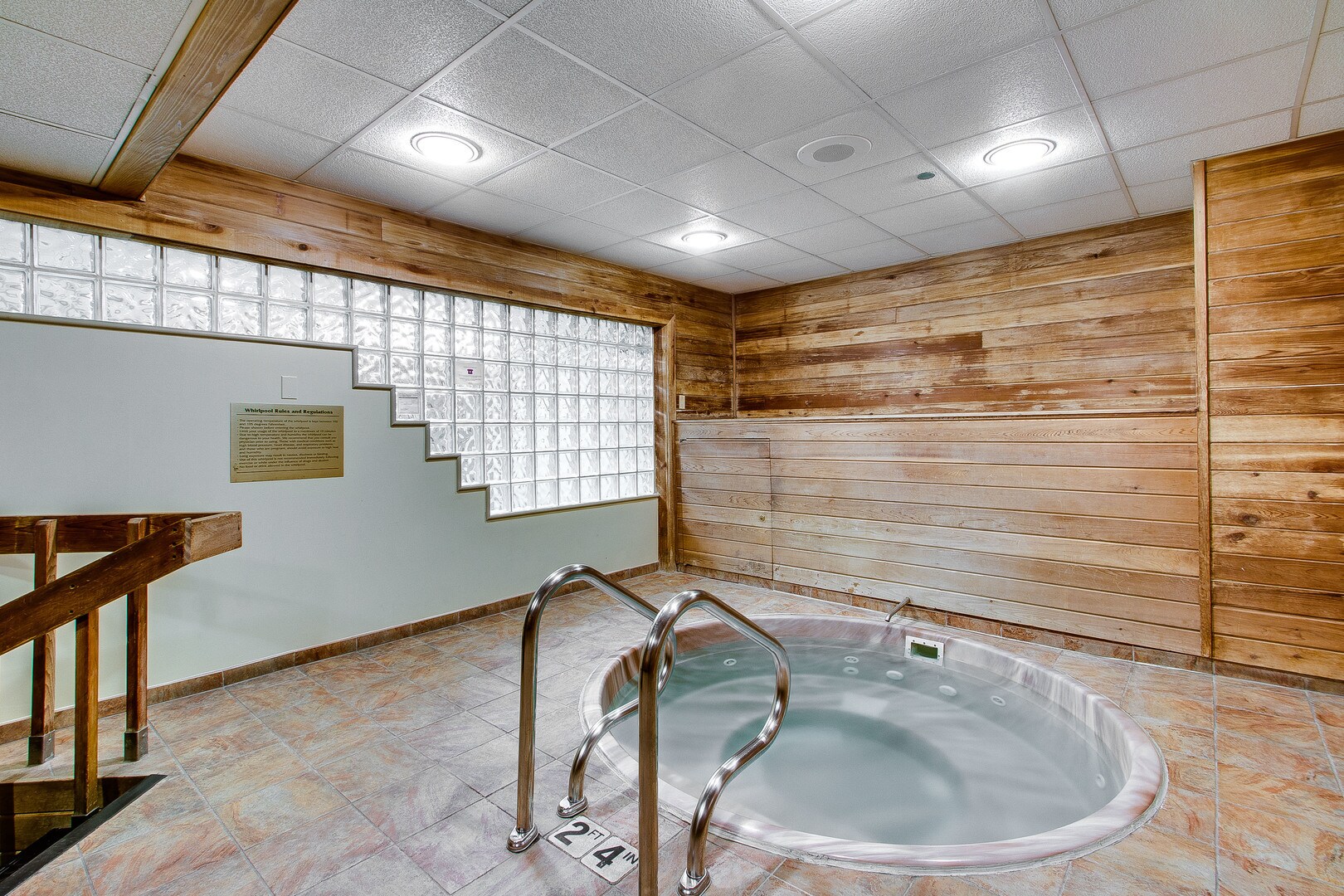 Building Photo - 663 N State St