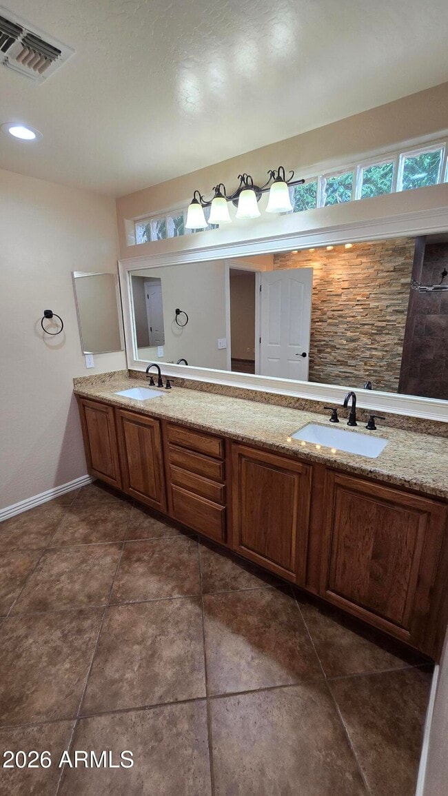 Building Photo - 9658 W Pinnacle Vista Dr