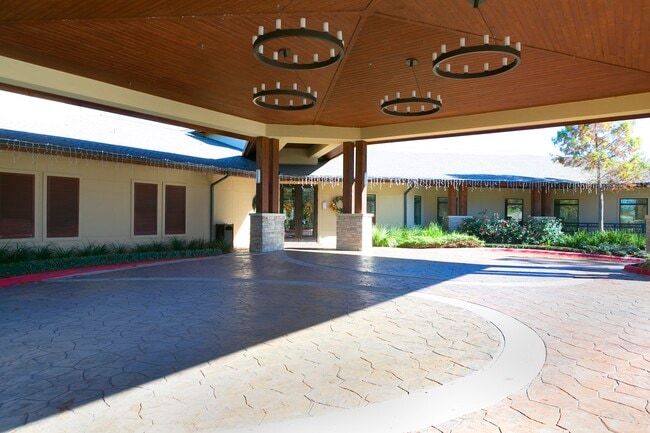 Building Photo - 93 Lakeview Village