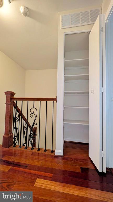 Building Photo - 33 Badger Gate Ct