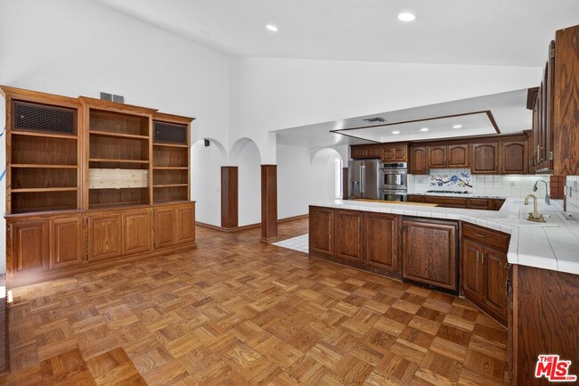 Building Photo - 7652 Quimby Ave