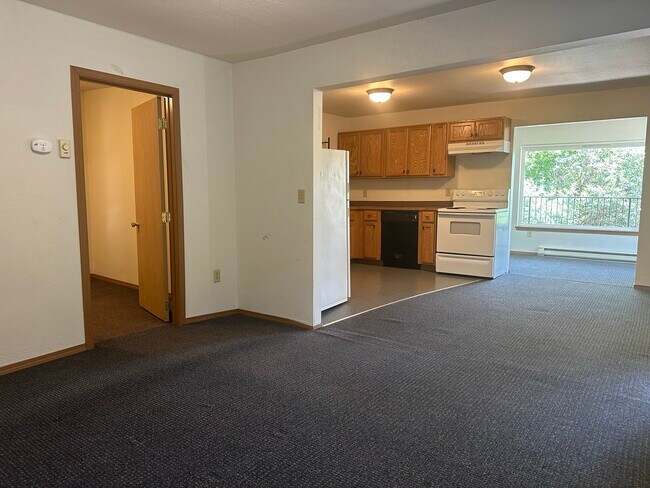 Building Photo - 540 NE Maiden Ln