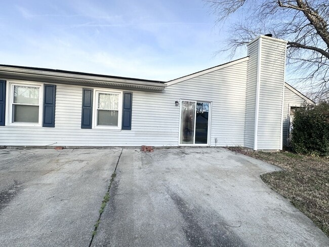 Building Photo - Eclectic & Charming Updated Ranch