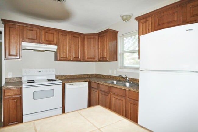 Building Photo - 1117 Trailwood Dr