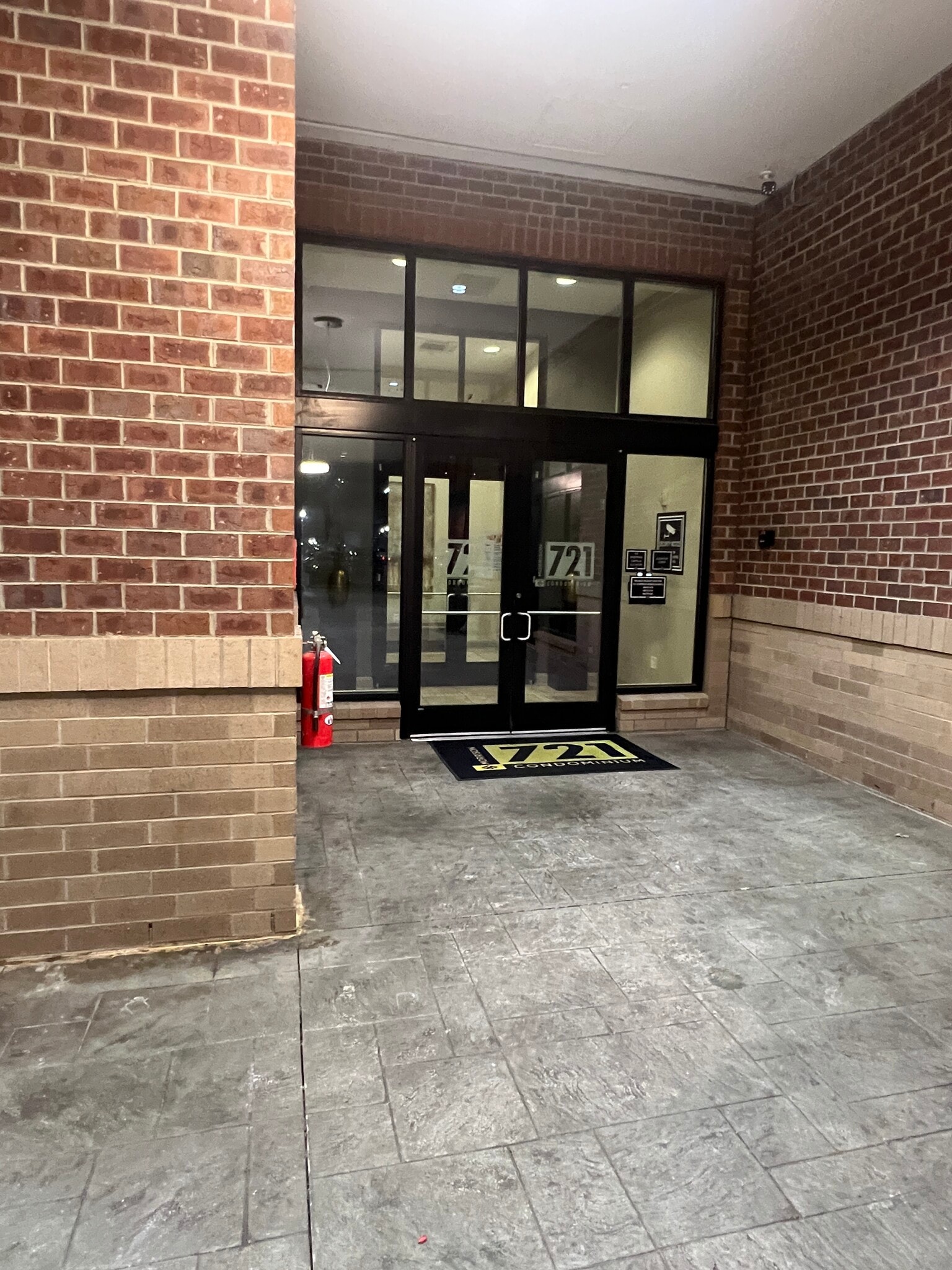 Entry - 721 Gov Morrison St