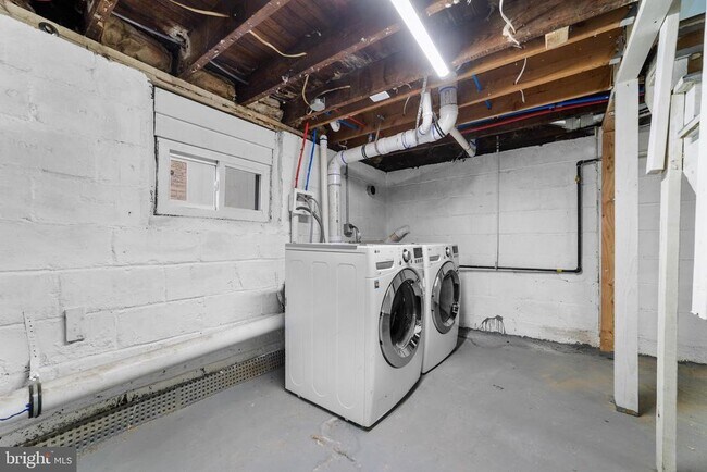 Building Photo - 257 Homecrest Ave