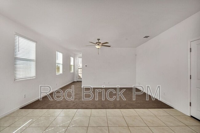 Building Photo - 393 Sullivan Dr