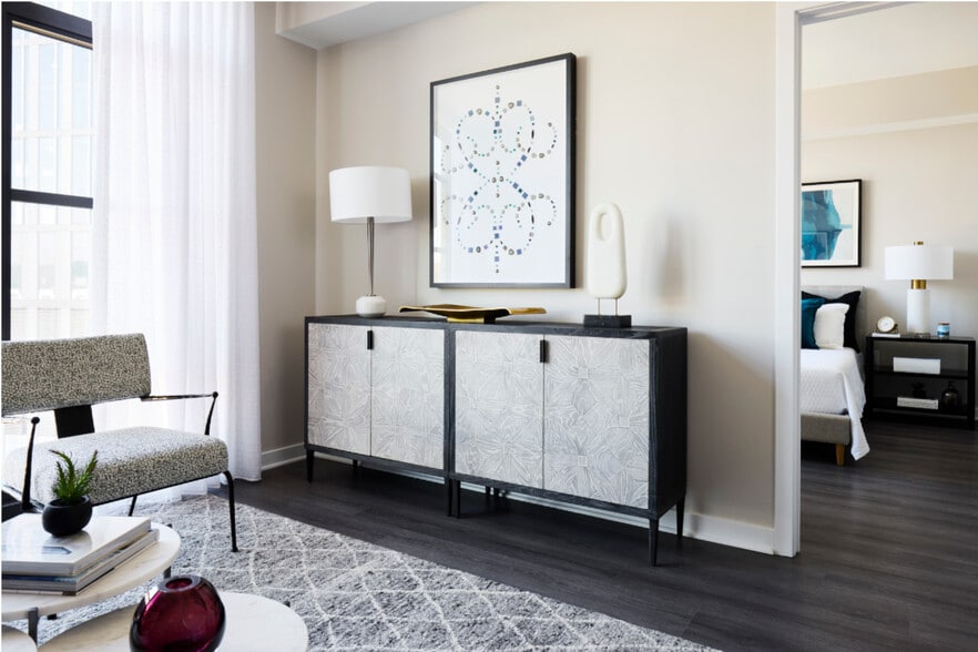 Interior Photo - Easton