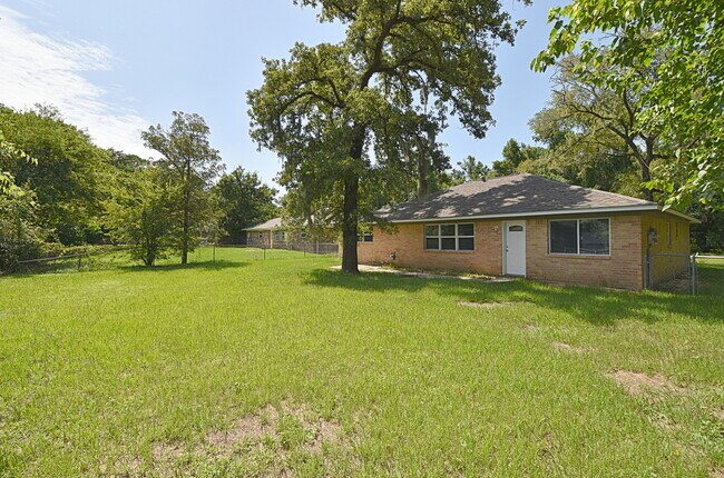 Building Photo - 3615 Willie Way