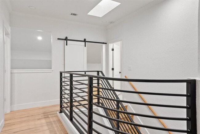 Building Photo - 4231 Westlake Dr