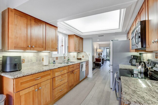 Building Photo - ** RETREAT AT NAPLES ** 3 BED / 2 BATH - C...