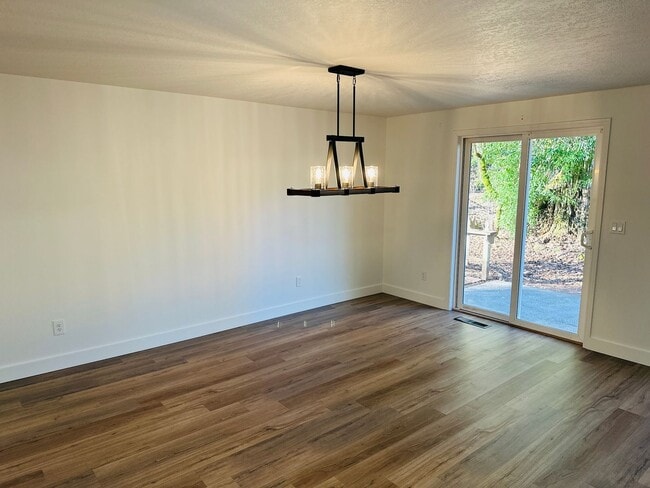 Building Photo - Charming Newly Remodeled Acreage Home