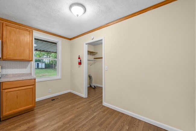 Building Photo - 3 Bedroom Home For Rent Near Needmore Road!