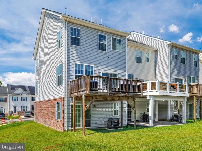 Building Photo - 741 Maury Ave