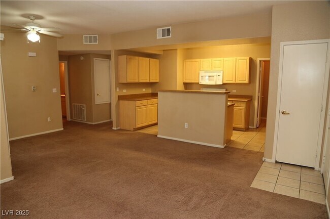 Building Photo - 8250 N Grand Canyon Dr