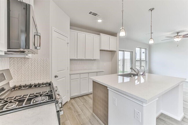 Building Photo - 704 Ocean Palms Dr