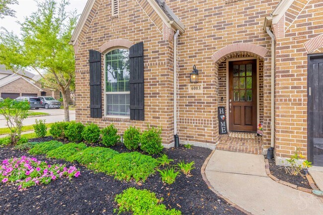 Building Photo - 6003 Hedgepark Dr