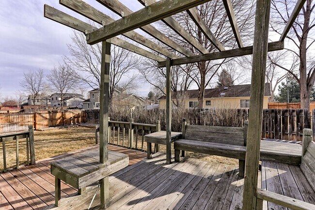 Building Photo - Charming West Fort Collins Rental!