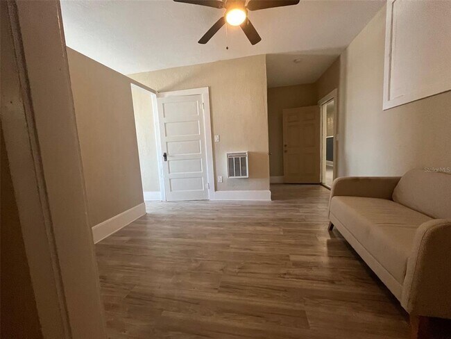 Building Photo - 2702 N Florida Ave