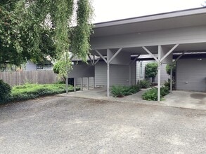 Building Photo - 1308 63rd St SE