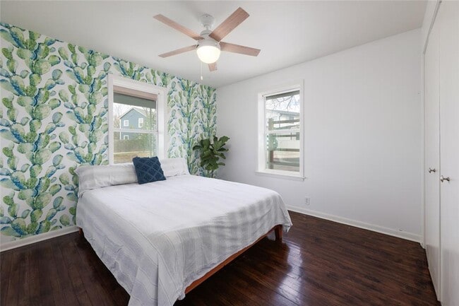 Building Photo - 3005 E 14th St