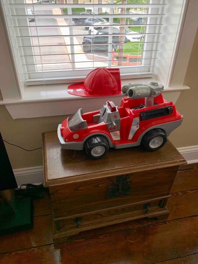 Building Photo - 15 Ferry St