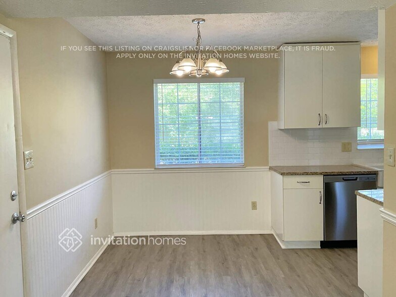 Building Photo - 2647 Morgan Lake Dr NE