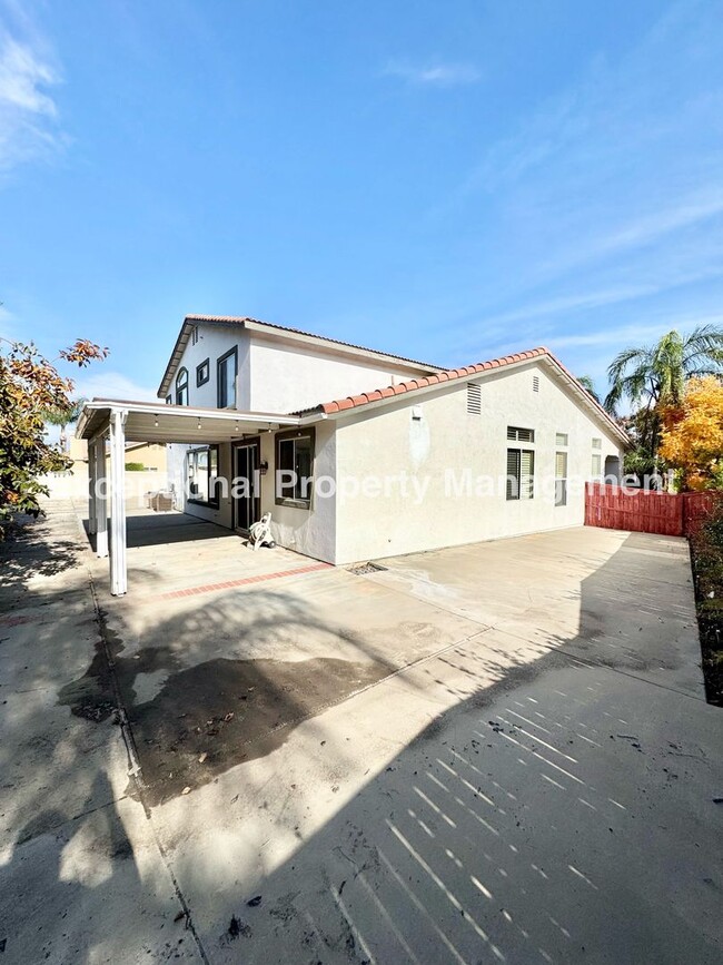 Building Photo - Ready to move in 4 bedroom 4 bath home!