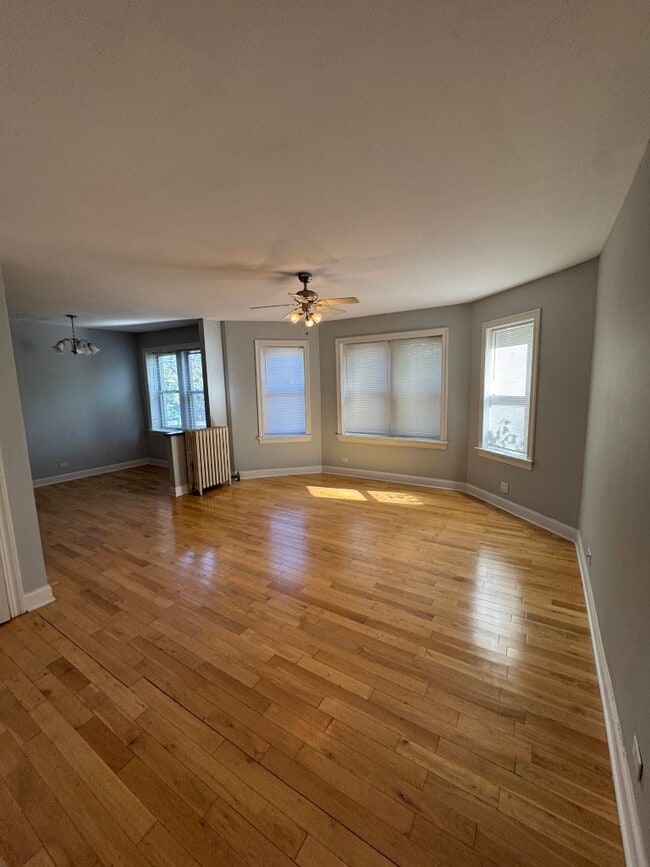 Building Photo - 2900 N Kolmar Ave