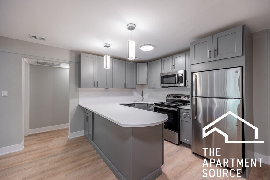 Primary Photo - 1220 N La Salle Dr