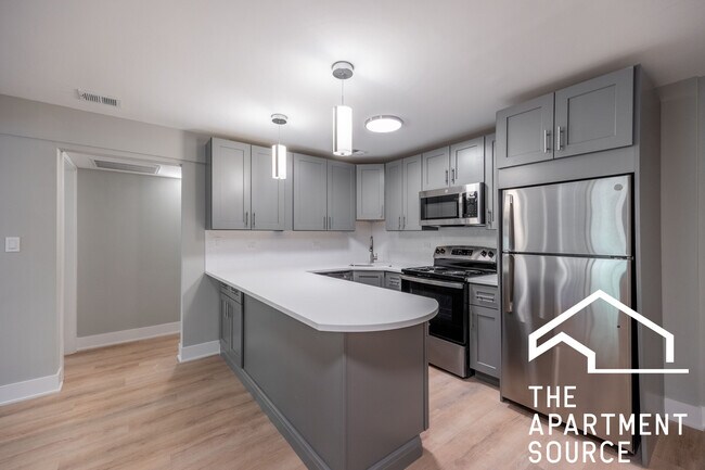 Primary Photo - 1220 N La Salle Dr