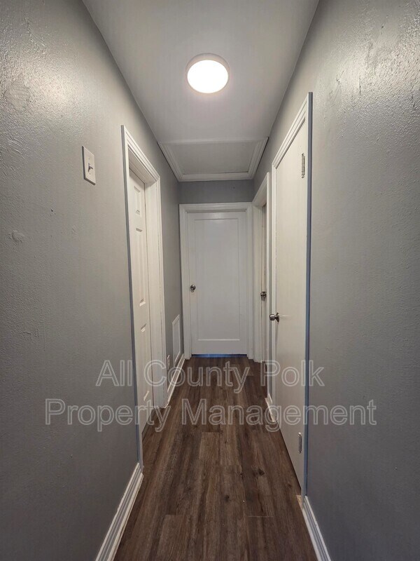 Building Photo - 936 E Lime St