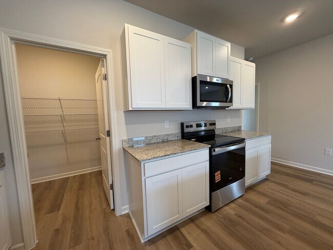 Building Photo - Brand New 5/3 House in Armuchee- $2,195