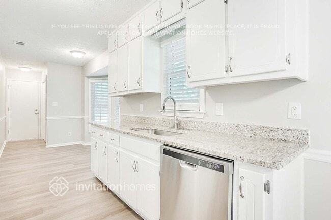 Building Photo - 110 Bradley Pl