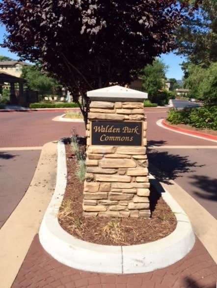 Entrance to the boutique community - 722 El Paseo Cir