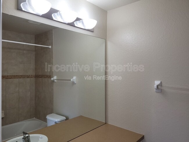 Building Photo - 1440 Stockton Dr