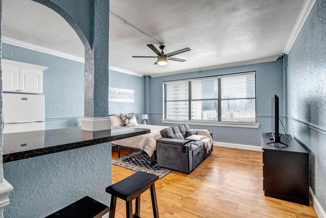 Building Photo - 311 W Ashley St