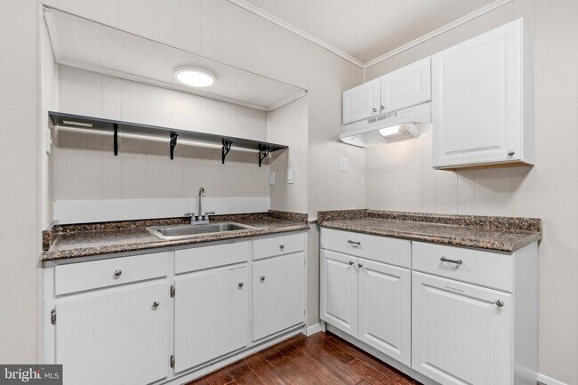 Building Photo - 9106 Suede Ct