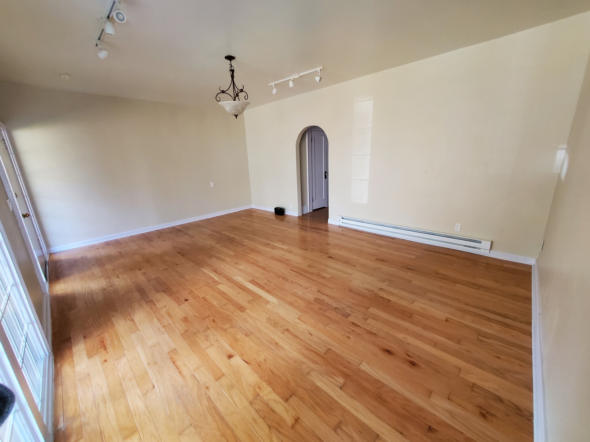 Building Photo - 8203 Park Ave SE