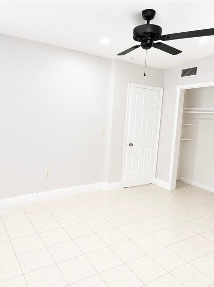 Building Photo - 457 NE 139th St