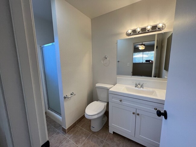 Building Photo - Newly updated 3-bedroom Single Story in th...