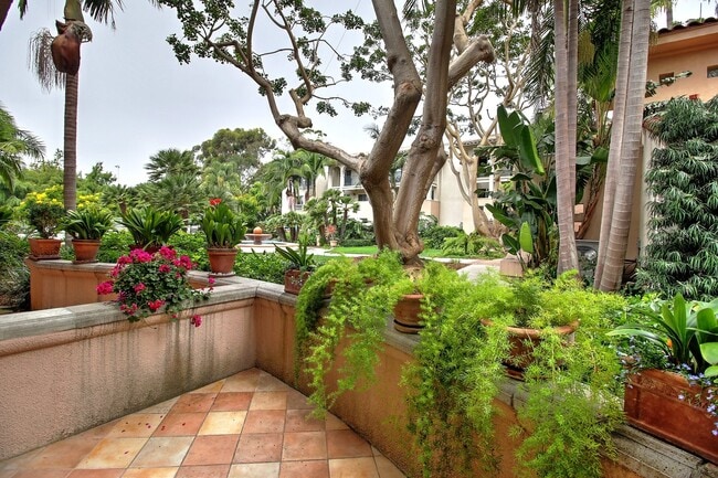 Building Photo - Stylish Dream Condo located across the street from East Beach! Santa Barbara:)