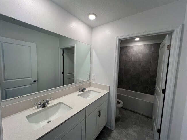 Building Photo - 930 Cattleman St