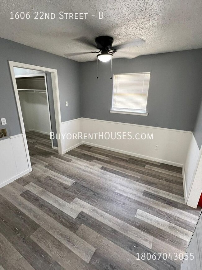 Building Photo - Handyman Special $99 Move in + Admin Fee /...